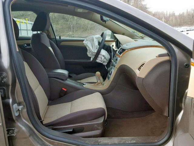1G1ZC5EB1AF228571 - 2010 CHEVROLET MALIBU 1LT 金色 照片 5
