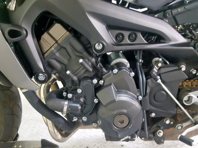 JYARN53E5JA002900 - 2018 YAMAHA MT09 GRAY photo 12