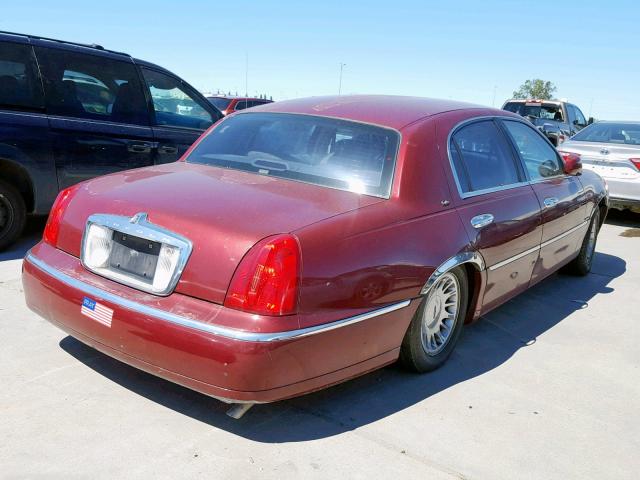 1LNHM83W0XY720573 - 1999 LINCOLN TOWN CAR C BURGUNDY photo 4