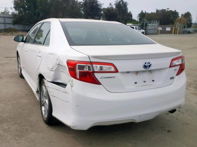 4T1BD1FK5EU136339 - 2014 TOYOTA CAMRY HYBR WHITE photo 3