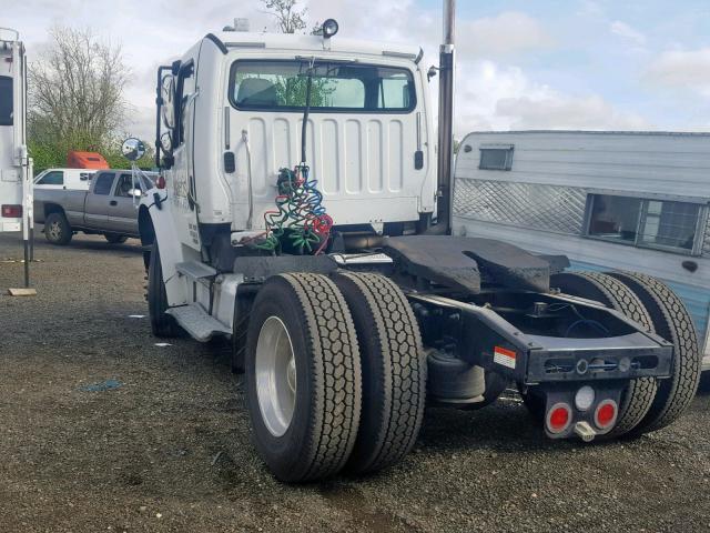 1FUBCXBS28HZ85804 - 2008 FREIGHTLINER M2 106 MED WHITE photo 3