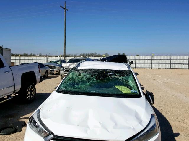 KM8J33AL1JU766752 - 2018 HYUNDAI TUCSON SPO WHITE photo 9