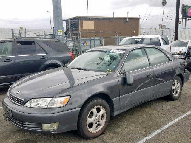 JT8BF28G9Y0282265 - 2000 LEXUS ES 300 GRAY photo 2