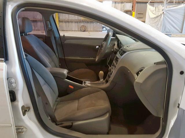 1G1ZH57B99F136926 - 2009 CHEVROLET MALIBU 1LT WHITE photo 5