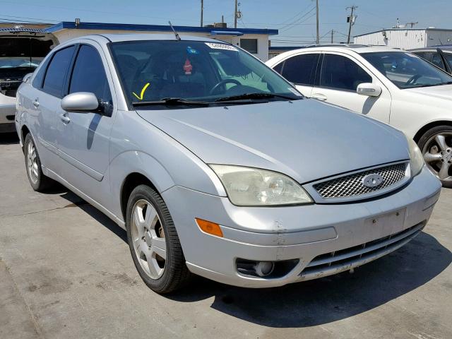 1FAFP38Z26W249325 - 2006 FORD FOCUS ZX4 SILVER photo 1
