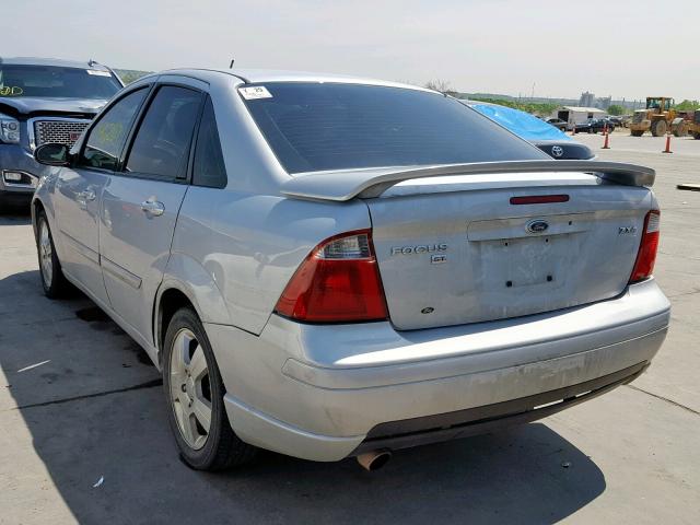 1FAFP38Z26W249325 - 2006 FORD FOCUS ZX4 SILVER photo 3