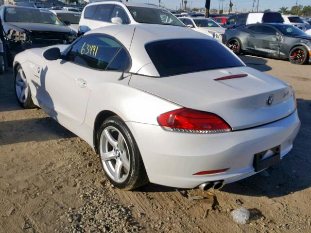 WBALL5C53DJ103984 - 2013 BMW Z4 SDRIVE2 WHITE photo 3