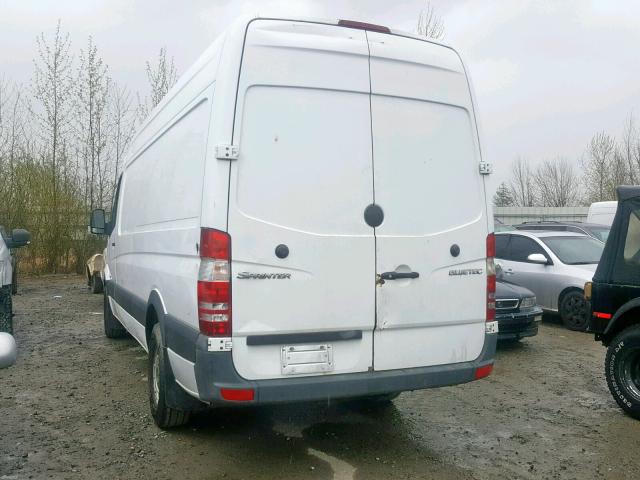 WD3PE8CC9B5504566 - 2011 MERCEDES-BENZ SPRINTER 2 WHITE photo 3