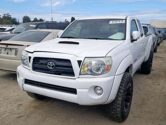 5TETU62N46Z268488 - 2006 TOYOTA TACOMA PRE WHITE photo 2