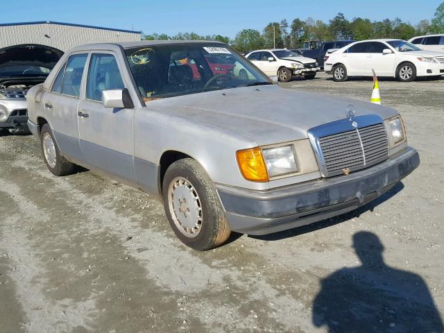 WDBEA28E9PB976757 - 1993 MERCEDES-BENZ 300 E 2.8 SILVER photo 1