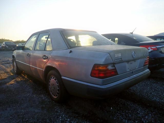 WDBEA28E9PB976757 - 1993 MERCEDES-BENZ 300 E 2.8 SILVER photo 3