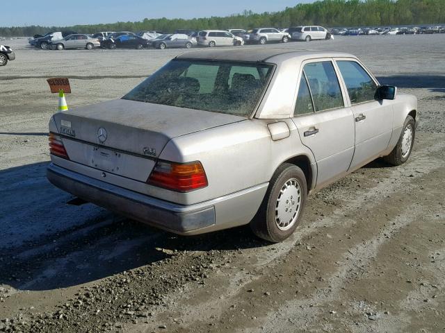 WDBEA28E9PB976757 - 1993 MERCEDES-BENZ 300 E 2.8 SILVER photo 4