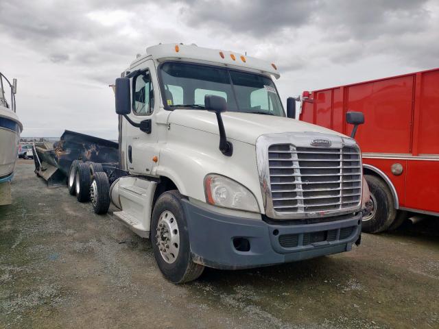 1FUJGEDR5CSBR8472 - 2012 FREIGHTLINER CASCADIA 125  photo 1