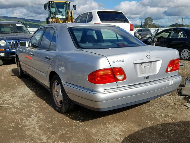 WDBJF72F6VA551840 - 1997 MERCEDES-BENZ E 420 SILVER photo 3