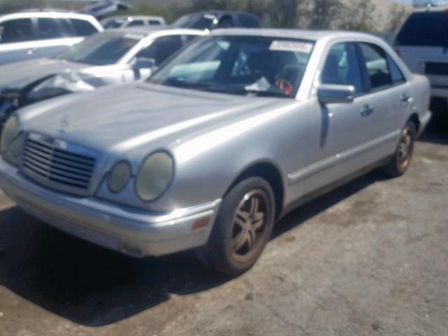 WDBJF65H5XA799183 - 1999 MERCEDES-BENZ E 320 SILVER photo 2