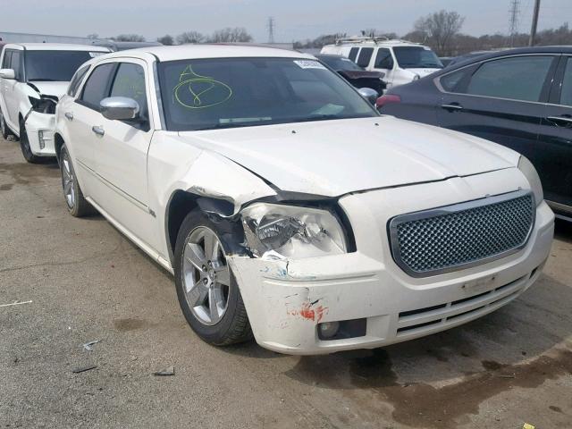 2D4FV47V57H713358 - 2007 DODGE MAGNUM SXT WHITE photo 1