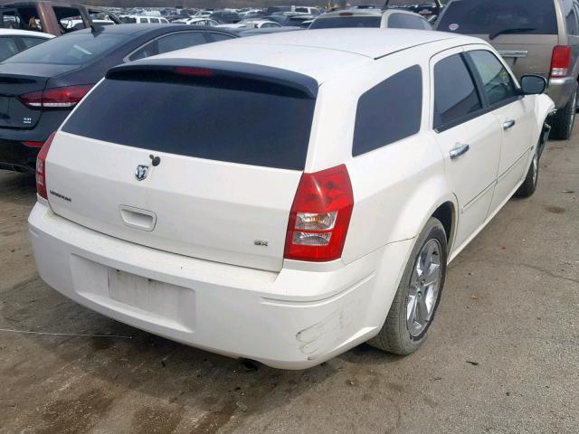 2D4FV47V57H713358 - 2007 DODGE MAGNUM SXT WHITE photo 4