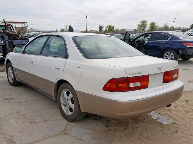 JT8BF28G1X5058537 - 1999 LEXUS ES 300 WHITE photo 3