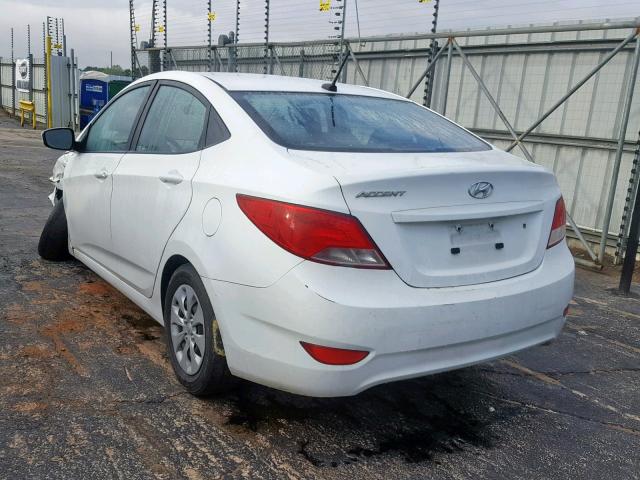 KMHCT4AE5GU972309 - 2016 HYUNDAI ACCENT SE WHITE photo 3