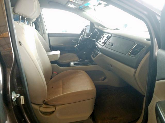 KNDMB5C10F6034474 - 2015 KIA SEDONA LX  photo 5