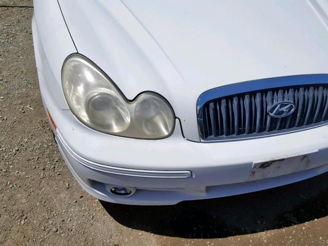 KMHWF25S32A642381 - 2002 HYUNDAI SONATA GL WHITE photo 9