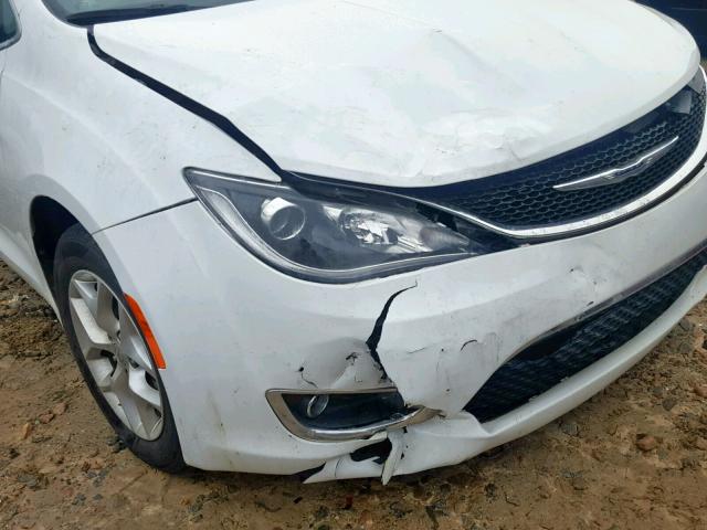 2C4RC1BG2HR777456 - 2017 CHRYSLER PACIFICA T WHITE photo 9