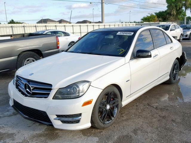 WDDGF4HB2CA620928 - 2012 MERCEDES-BENZ C 250 WHITE photo 2