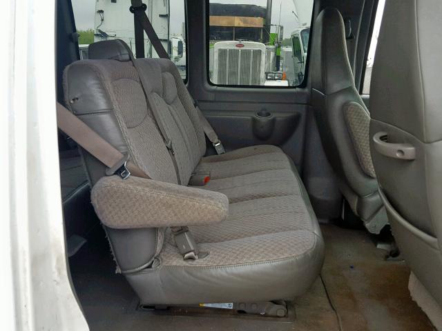 1GAHG39U431131378 - 2003 CHEVROLET EXPRESS G3 WHITE photo 6