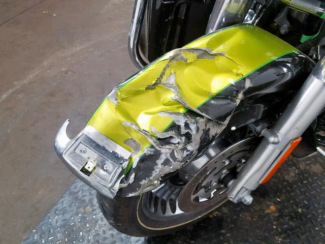 1HD1KEM18BB646052 - 2011 HARLEY-DAVIDSON FLHTK GREEN photo 13