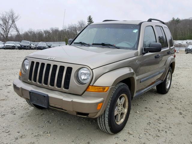 1J4GL38K75W638127 - 2005 JEEP LIBERTY RE TAN photo 2