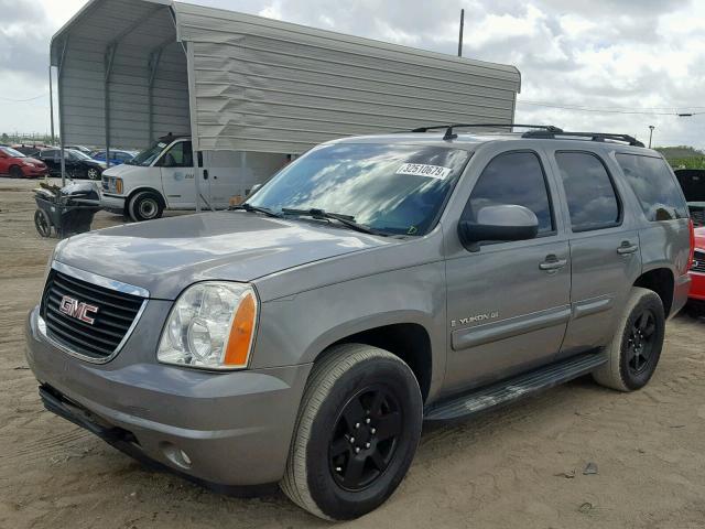 1GKEC23319R178463 - 2009 GMC YUKON SLE GRAY photo 2