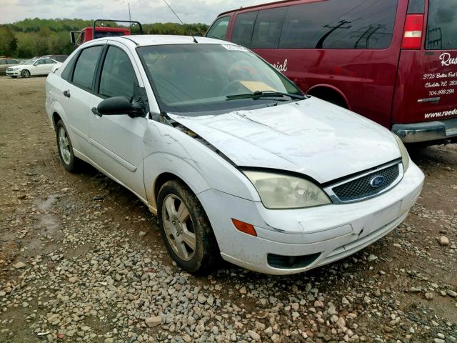 1FAHP34NX6W238892 - 2006 FORD FOCUS ZX4 WHITE photo 1