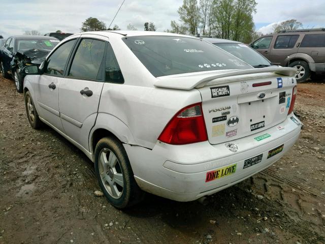 1FAHP34NX6W238892 - 2006 FORD FOCUS ZX4 WHITE photo 3