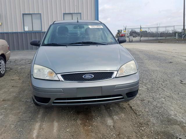 1FAFP34N36W228485 - 2006 FORD FOCUS ZX4 GREEN photo 9