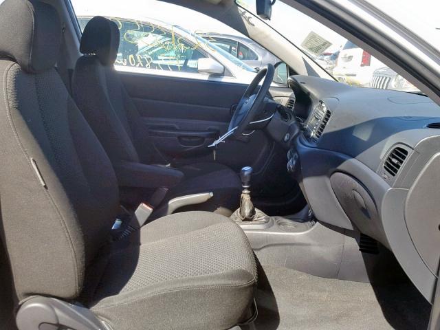 KMHCM36C57U032493 - 2007 HYUNDAI ACCENT GS SILVER photo 5