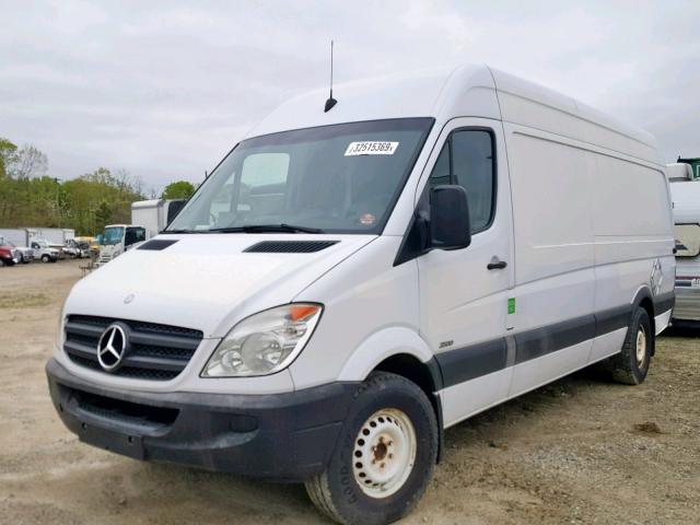 WD3PE8CB5B5593592 - 2011 MERCEDES-BENZ SPRINTER 2 WHITE photo 2