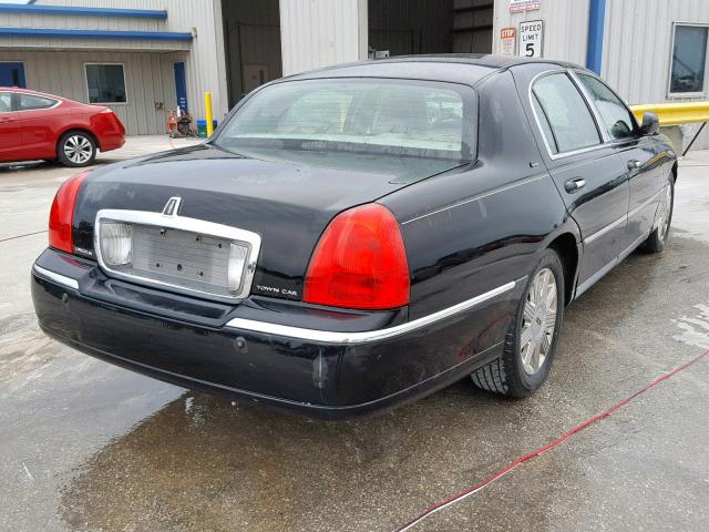 1LNHM83W23Y608593 - 2003 LINCOLN TOWN CAR C BLACK photo 4