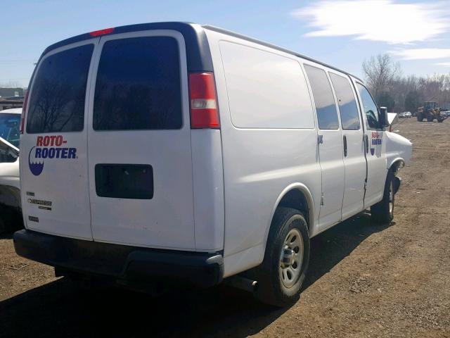 1GCSHAF41B1141268 - 2011 CHEVROLET EXPRESS G1 WHITE photo 4