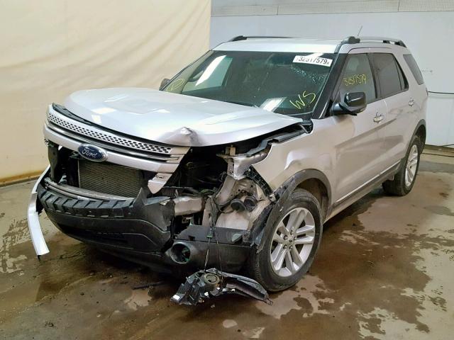 1FMHK8D89CGA43996 - 2012 FORD EXPLORER X SILVER photo 2