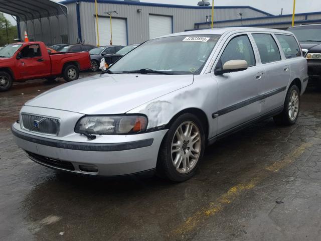 YV1SW53D911007036 - 2001 VOLVO V70 T5 TUR SILVER photo 2