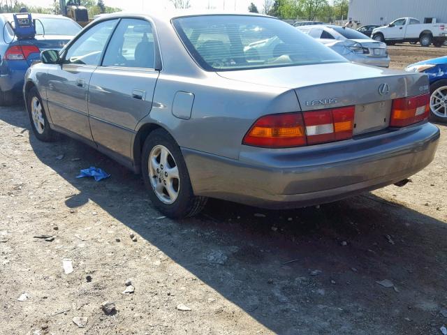 JT8BF28G4X5053154 - 1999 LEXUS ES 300 GRAY photo 3