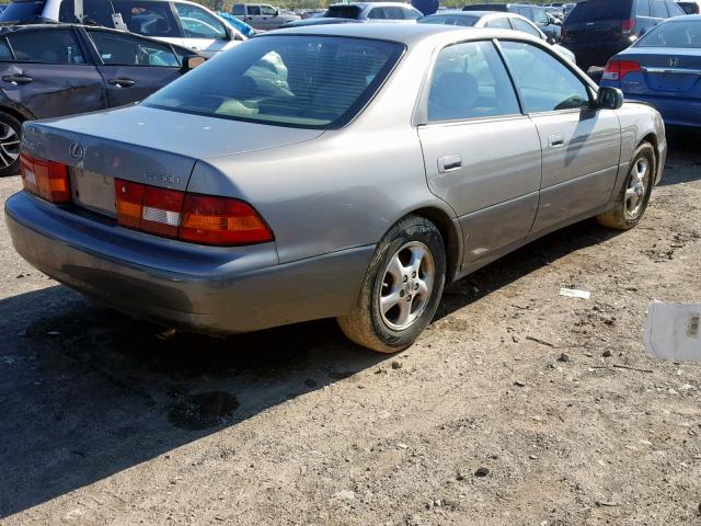 JT8BF28G4X5053154 - 1999 LEXUS ES 300 GRAY photo 4