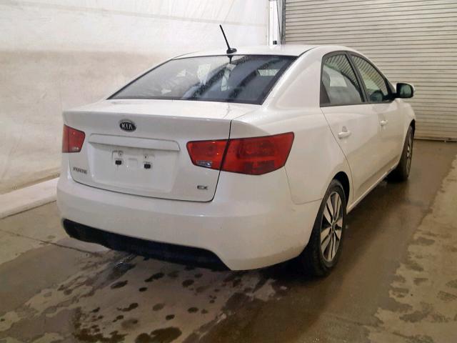 KNAFU4A29D5718688 - 2013 KIA FORTE EX WHITE photo 4