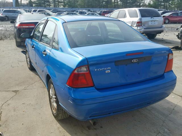 1FAHP34NX7W114560 - 2007 FORD FOCUS ZX4 BLUE photo 3