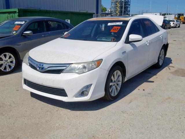 4T1BD1FKXCU011446 - 2012 TOYOTA CAMRY HYBR WHITE photo 2