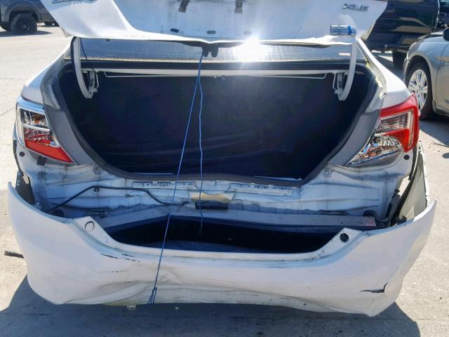 4T1BD1FKXCU011446 - 2012 TOYOTA CAMRY HYBR WHITE photo 9