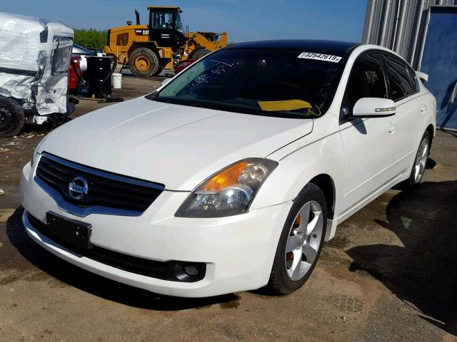 1N4BL21E48C152496 - 2008 NISSAN ALTIMA 3.5 WHITE photo 2