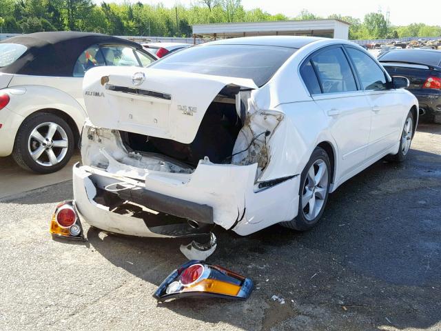 1N4BL21E48C152496 - 2008 NISSAN ALTIMA 3.5 WHITE photo 4