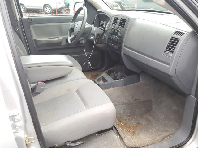 1D7HW28N46S645332 - 2006 DODGE DAKOTA QUA SILVER photo 5