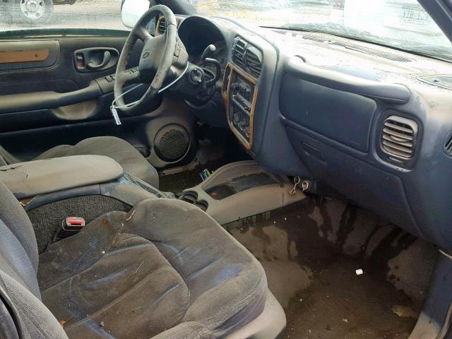 1GNDT13W1X2240663 - 1999 CHEVROLET BLAZER BLUE photo 5